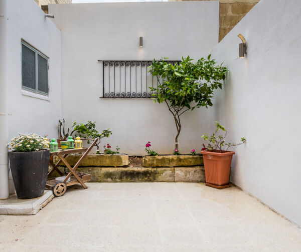 Sliema, Furnished Town House - Ref No 000268 - Image 14