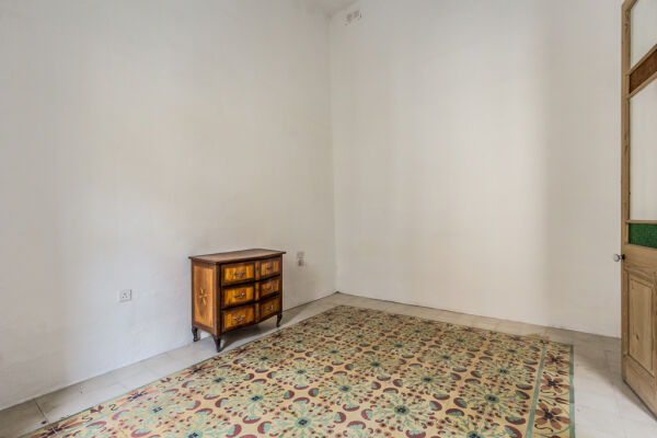 Sliema, Furnished Town House - Ref No 000268 - Image 13