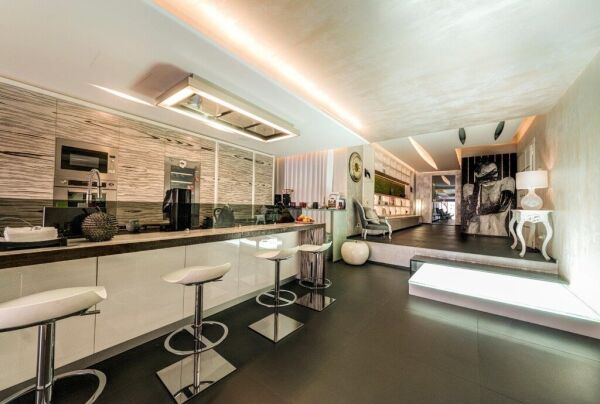 Ta’ Xbiex, Luxurious Finish Apartment - Ref No 000298 - Image 6