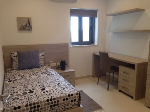 Gzira, Furnished Apartment - Ref No 000305 - Image 11