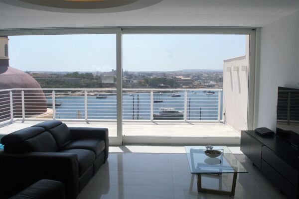 Sliema, Luxurious Finish Penthouse - Ref No 000494 - Image 2