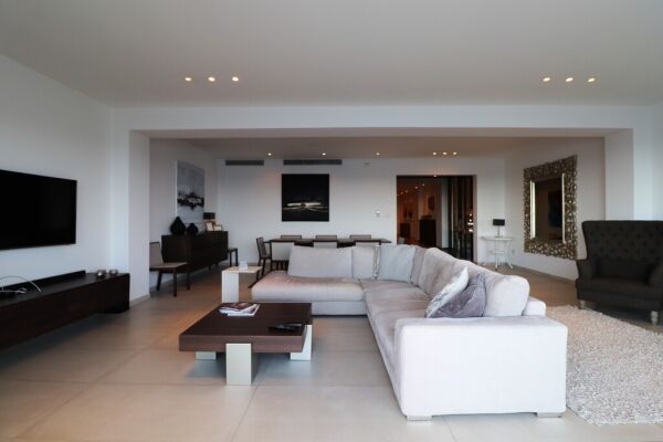 Sliema, Luxurious Finish Apartment - Ref No 000538 - Image 2