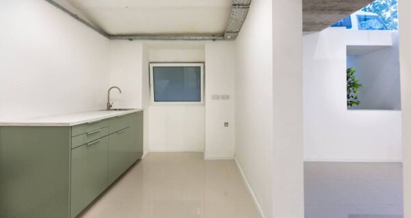 Floriana, Finished Office - Ref No 000638 - Image 4