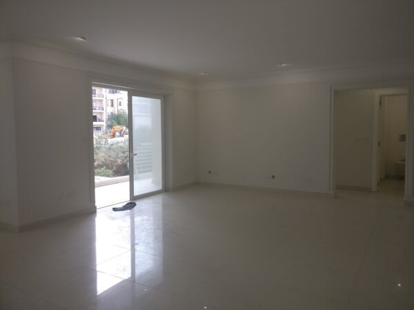 Sliema, Highly finished 2 bedroom apartment - Ref No 000660 - Image 4