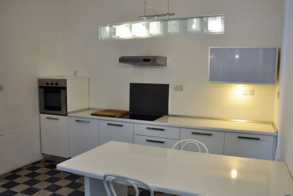 Sliema, Converted Town House - Ref No 000664 - Image 3
