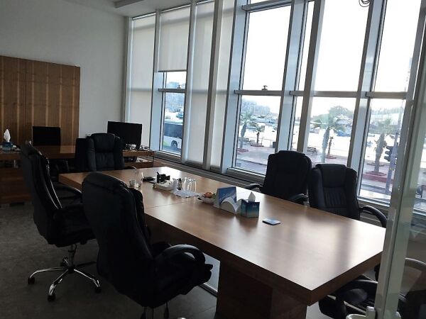 Gzira, Fully Equipped Office - Ref No 000819 - Image 1