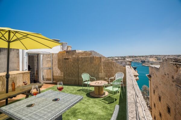Valletta, Fully Equipped Office - Ref No 000828 - Image 3