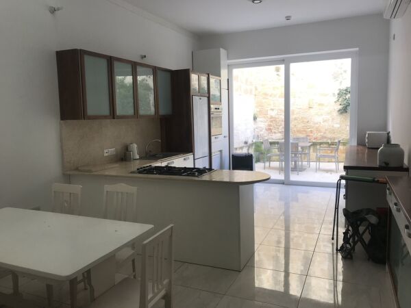 Sliema, Furnished Town House - Ref No 001312 - Image 4