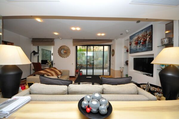 Sliema, Luxurious Finish Duplex Apartment - Ref No 001458 - Image 3