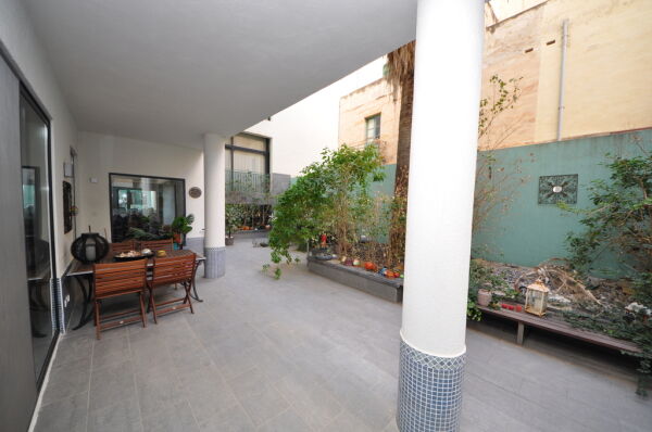 Sliema, Luxurious Finish Duplex Apartment - Ref No 001458 - Image 7