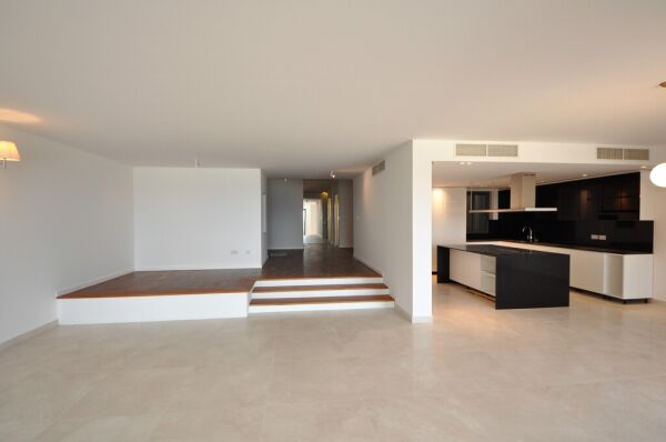 Portomaso, Luxurious Finish Apartment - Ref No 001512 - Image 2