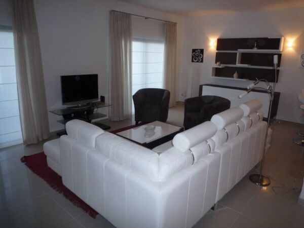 St Julians, Luxury Furnished Apartment - Ref No 001543 - Image 9
