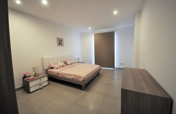 Sliema, Finished Apartment - Ref No 001823 - Image 7