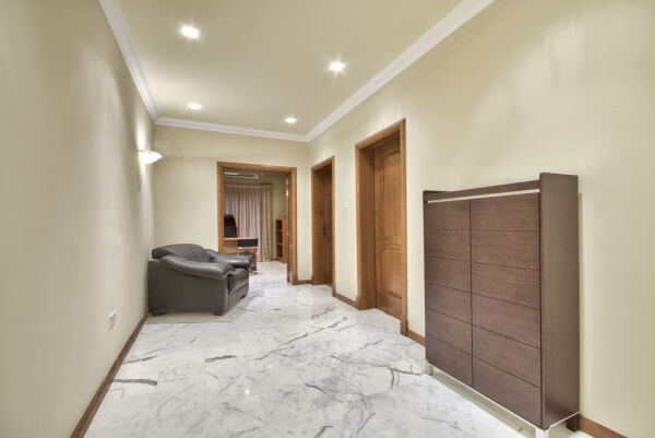 Sliema, Luxury Furnished Apartment - Ref No 002265 - Image 16