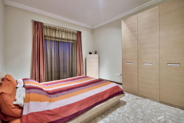 Sliema, Luxury Furnished Apartment - Ref No 002265 - Image 18