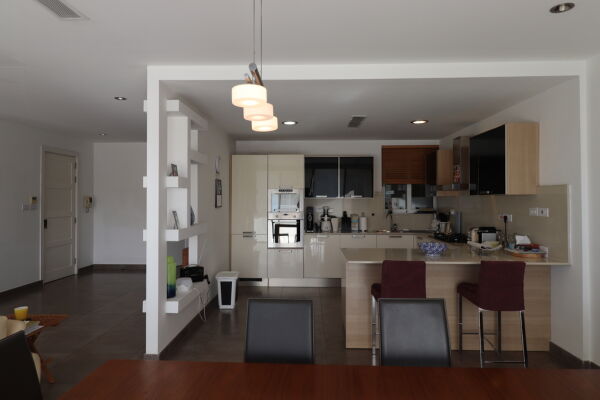 Ta’ Xbiex, Furnished Apartment - Ref No 002311 - Image 3