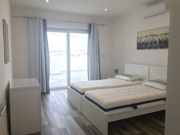 Attard, Furnished Penthouse - Ref No 002312 - Image 10