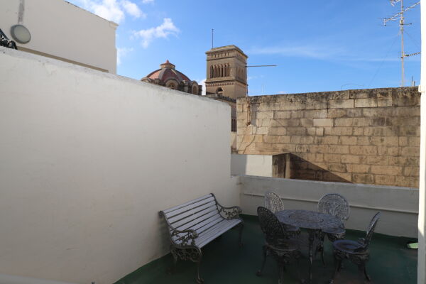 Sliema, Furnished Town House - Ref No 002334 - Image 8