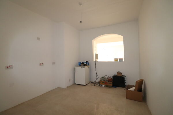 St Julians, Finished Apartment - Ref No 002617 - Image 4