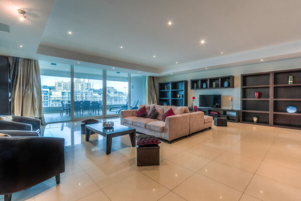 Ta’ Xbiex, Luxury Seafront Apartment - Ref No 002631 - Image 3