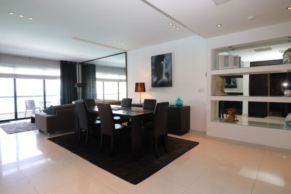 St Julians, Luxurious Finish Apartment - Ref No 002632 - Image 2