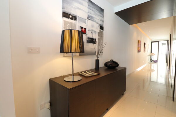 St Julians, Luxurious Finish Apartment - Ref No 002632 - Image 7