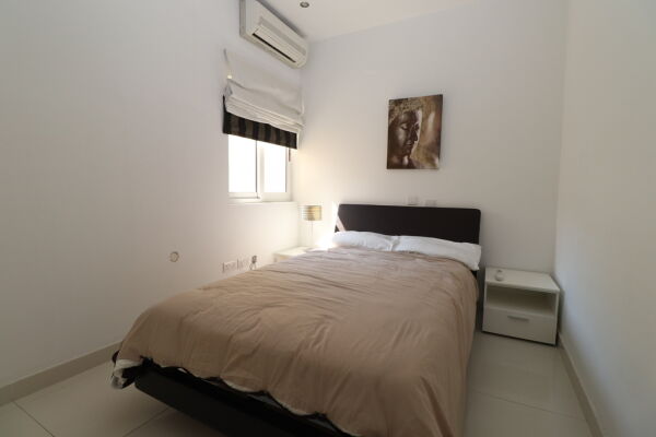 St Julians, Luxurious Finish Apartment - Ref No 002632 - Image 9