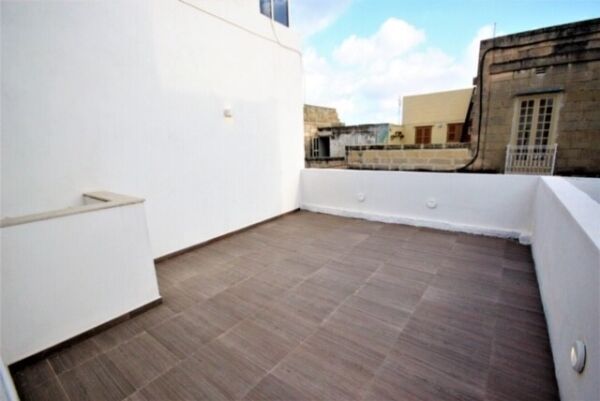 Sliema, Furnished Town House - Ref No 002704 - Image 10