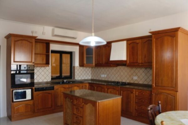 Sliema, Finished Apartment - Ref No 002802 - Image 2