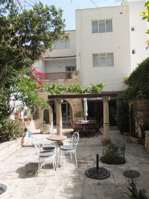 Sliema, Unconverted Town House - Ref No 002815 - Image 4