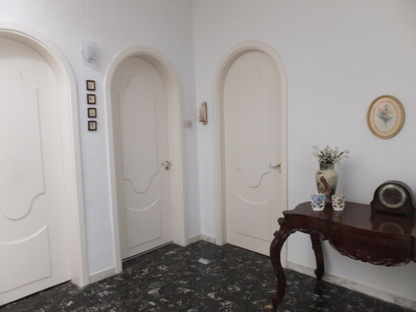 Sliema, Unconverted Town House - Ref No 002815 - Image 9