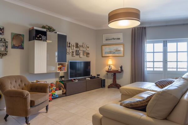 Sliema, Finished Apartment - Ref No 002876 - Image 2
