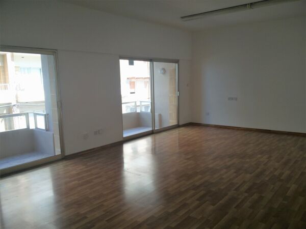 Sliema, Finished Office - Ref No 002927 - Image 4