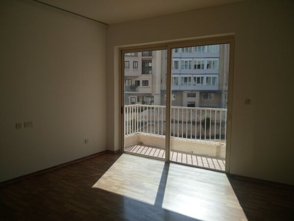 Sliema, Finished Office - Ref No 002927 - Image 12