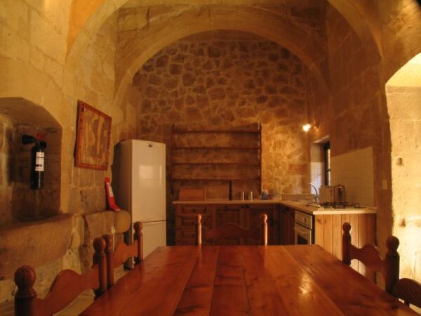 Gharb (Gozo) Farmhouse - Ref No 002936 - Image 7