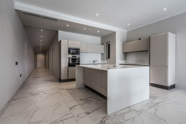 Sliema, Luxury Furnished Apartment - Ref No 003170 - Image 9