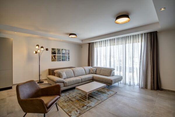 St Julians, Luxury Furnished Apartment - Ref No 003351 - Image 7