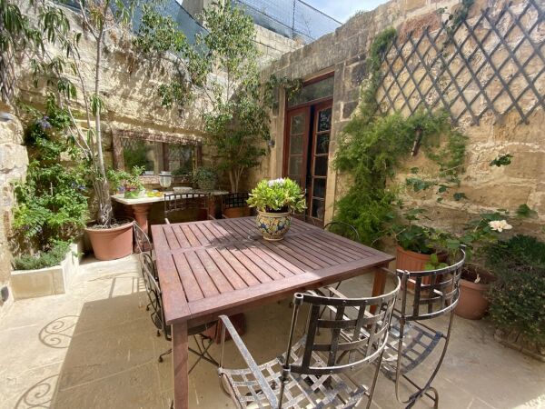 Attard, Converted House of Character - Ref No 003794 - Image 1