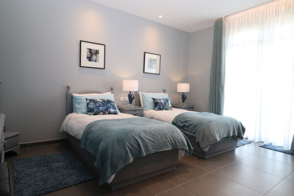 Pender Gardens, Luxury Furnished Apartment - Ref No 003814 - Image 9