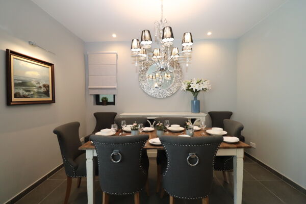 Pender Gardens, Luxury Furnished Apartment - Ref No 003814 - Image 5