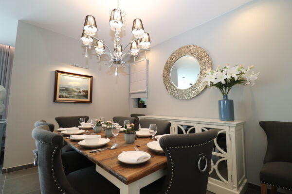 Pender Gardens, Luxury Furnished Apartment - Ref No 003814 - Image 4