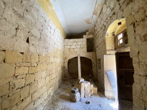 Luqa, Unconverted House of Character - Ref No 004185 - Image 3