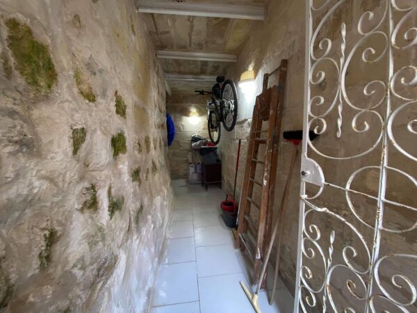 Dingli, Converted Town House - Ref No 004573 - Image 6
