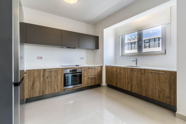 Ta’ Xbiex, Furnished Apartment - Ref No 004898 - Image 6
