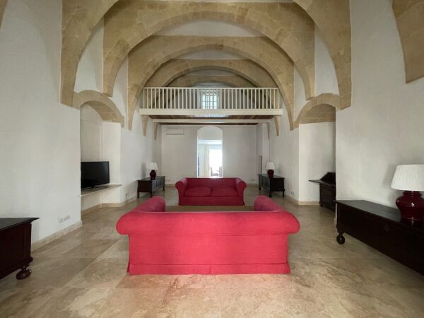 Valletta, Furnished Duplex Maisonette - Ref No 004911 - Image 4