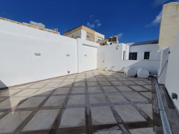 Valletta, Converted Town House - Ref No 005041 - Image 2