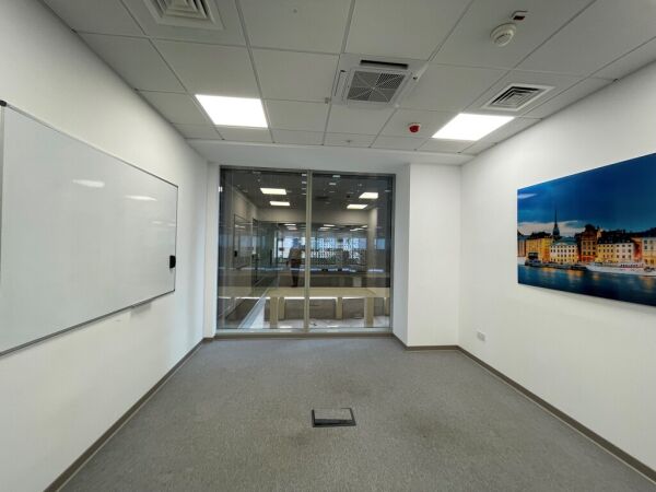 Tigne Point, Finished Office - Ref No 005113 - Image 7