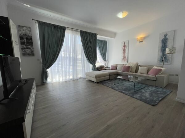 St Julians, Luxurious Finish Apartment - Ref No 005307 - Image 1