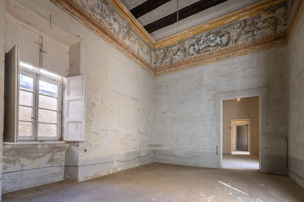 Mdina, Unconverted Palazzo - Ref No 005311 - Image 23