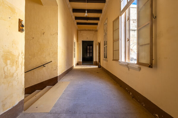 Mdina, Unconverted Palazzo - Ref No 005311 - Image 20